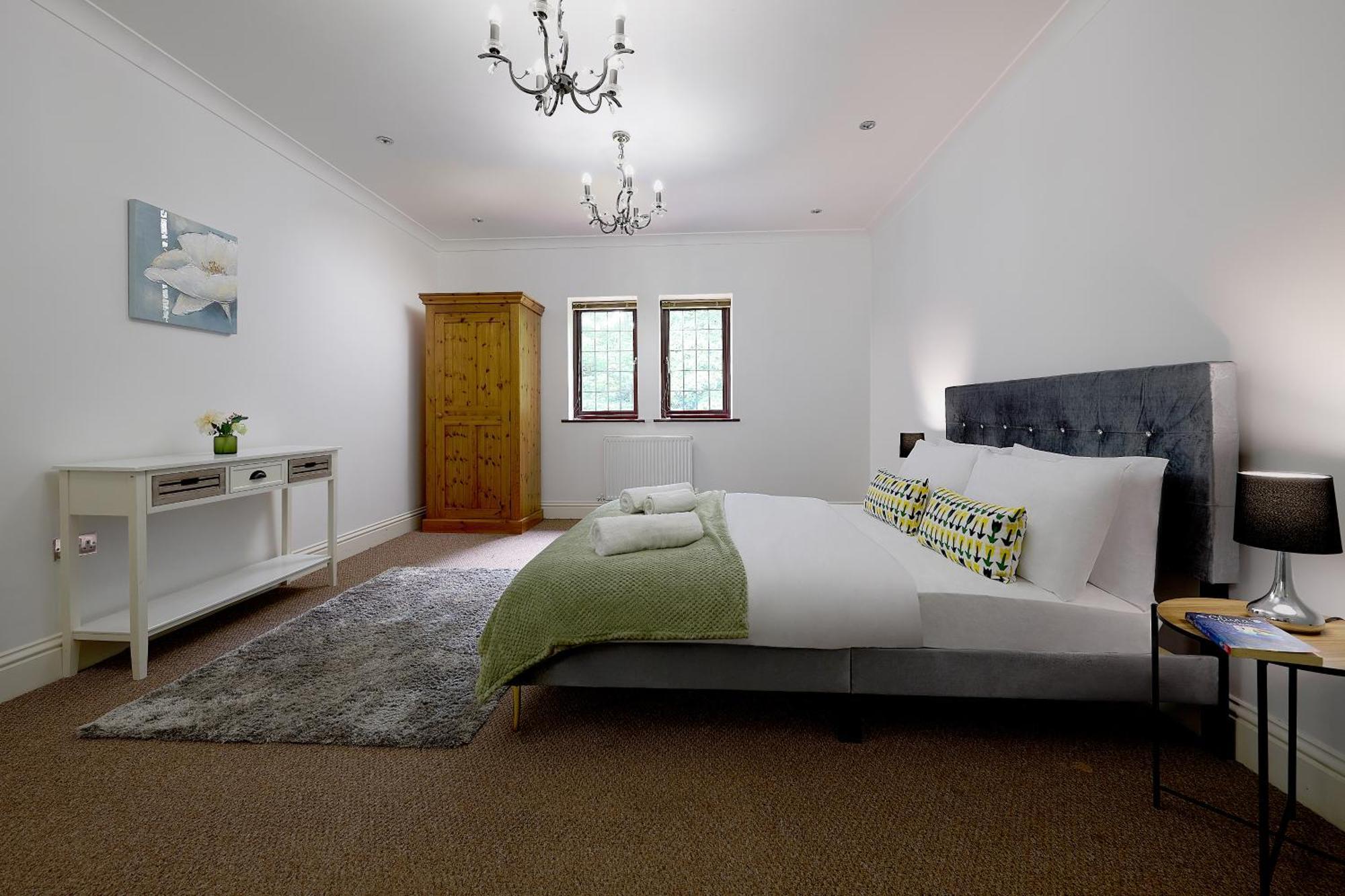 Spacious Home For Large Families And Contractors วุลฟ์เวอร์แฮมป์ตัน ภายนอก รูปภาพ