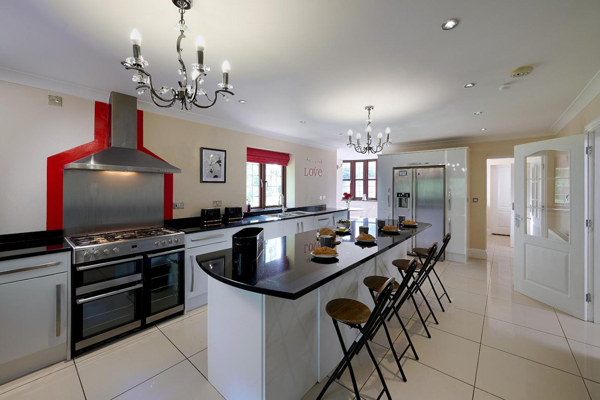 Spacious Home For Large Families And Contractors วุลฟ์เวอร์แฮมป์ตัน ภายนอก รูปภาพ